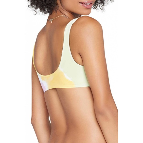 L*SPACE Diagonal Sunburst Lizzie Bikini
Top - NWOT Size XLarge - Picture 5 of 5